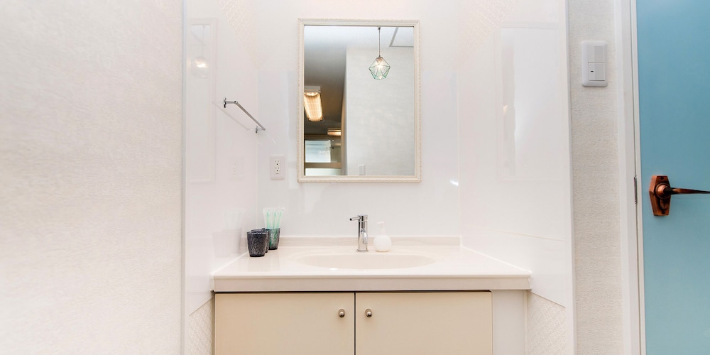 [1階北欧スタンダード角部屋] 寝室×2 (50平米) 禁煙 1 - 5名様 -テラス無し バスルーム3 | エルソルタウン沖縄