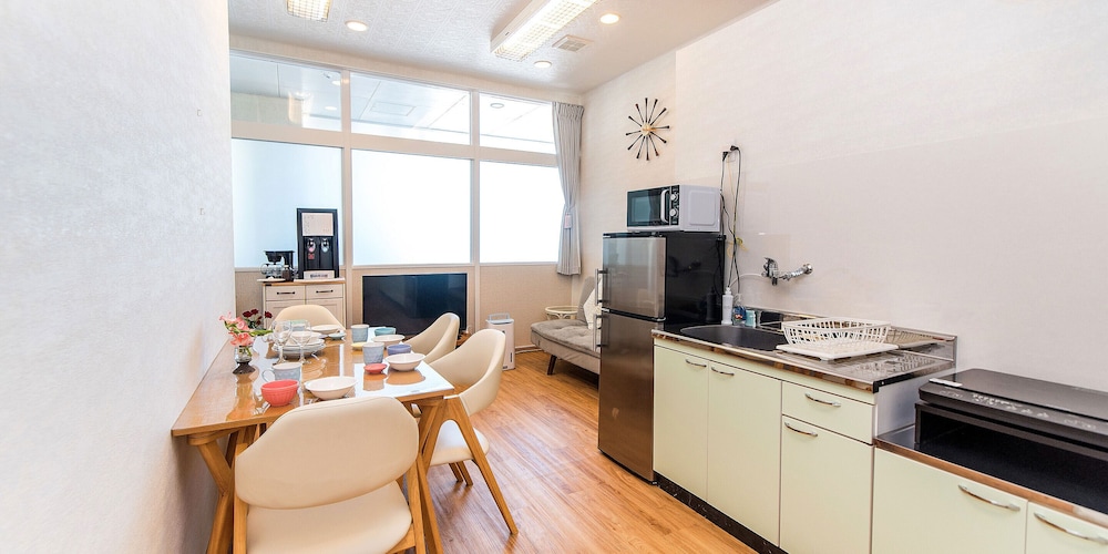 [1階北欧スタンダード中部屋] 寝室×2 (50平米) 禁煙 1 - 5名様 -テラス無し リビング エリア2 | エルソルタウン沖縄