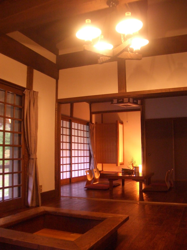 陽だまりの家 (禁煙) リビング エリア0 | やすらぎの別邸 四季亭