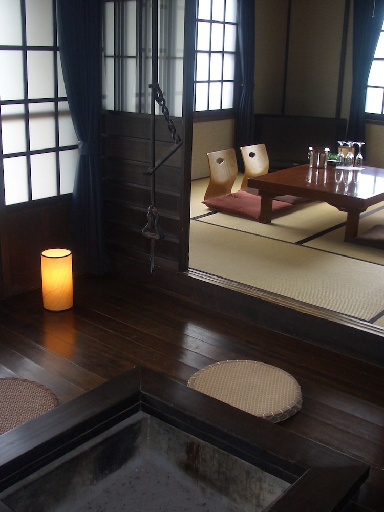 風薫る家 (禁煙) リビング エリア0 | やすらぎの別邸 四季亭