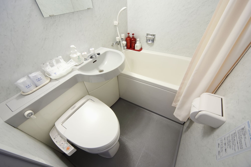 コンフォート ツインルーム 禁煙 (2 Semi-double beds) バスルーム0 | 旭川トーヨーホテル