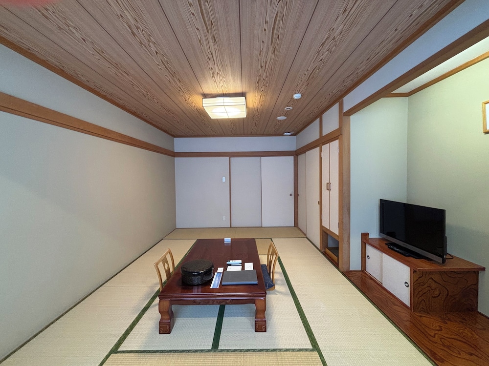 ファミリー 4 人部屋 マウンテンビュー 客室6 | スパ & ホテルリゾート ふらのラテール