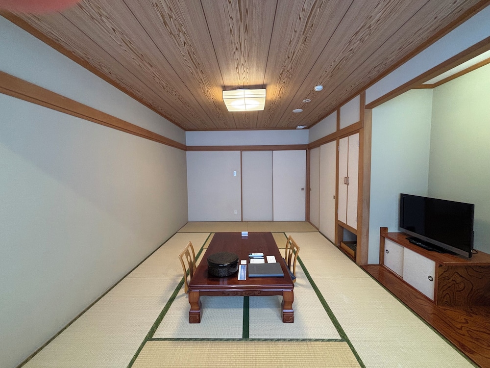 ファミリー 4 人部屋 マウンテンビュー 客室7 | スパ & ホテルリゾート ふらのラテール