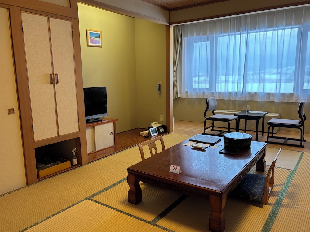 ファミリー 4 人部屋 マウンテンビュー 客室14 | スパ & ホテルリゾート ふらのラテール