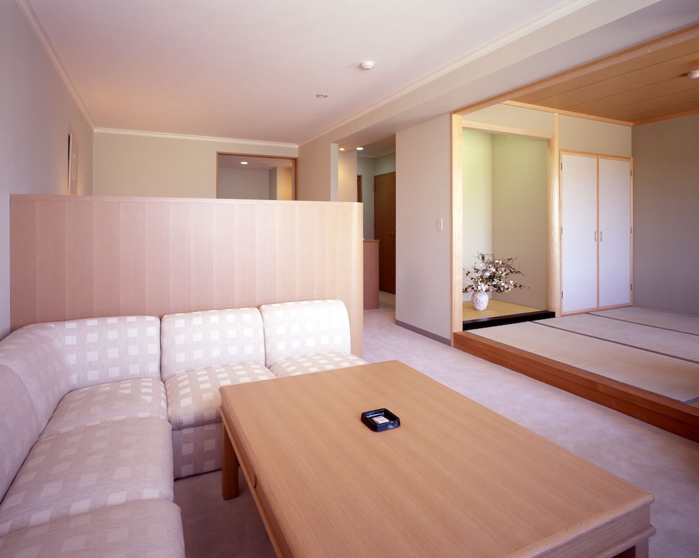 スーペリア スイート 2 ベッドルーム 禁煙 | スパ & ホテルリゾート ふらのラテール