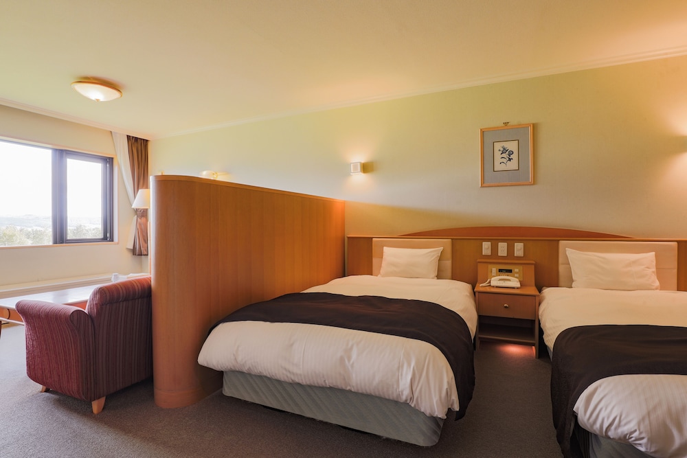 スーペリア スイート 2 ベッドルーム 禁煙 客室1 | スパ & ホテルリゾート ふらのラテール