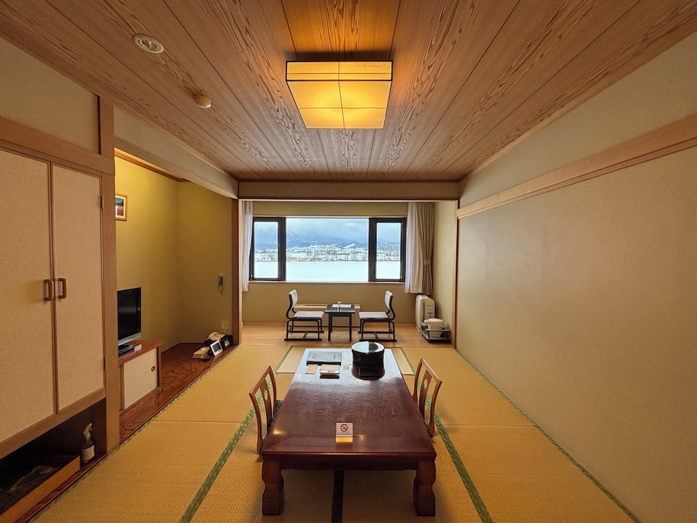 ファミリー 4 人部屋 マウンテンビュー 客室13 | スパ & ホテルリゾート ふらのラテール