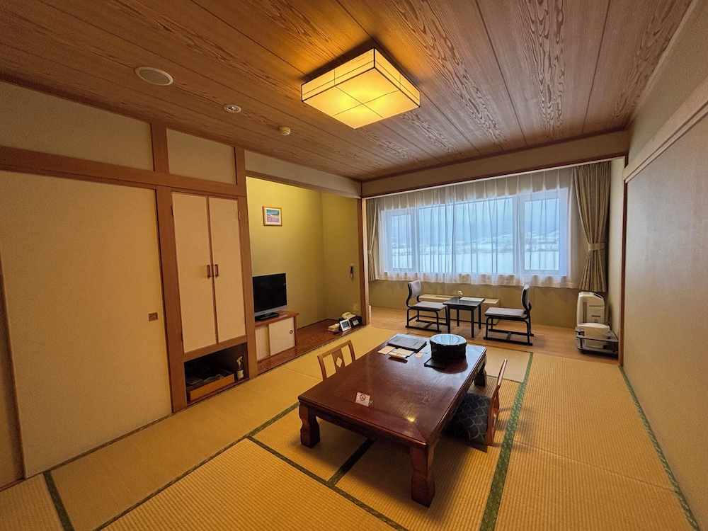 ファミリー 4 人部屋 マウンテンビュー 客室10 | スパ & ホテルリゾート ふらのラテール