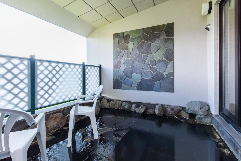 プレミア ツインルーム ベッド (複数台) 専用バスルーム マウンテンビュー バスルーム0 | スパ & ホテルリゾート ふらのラテール