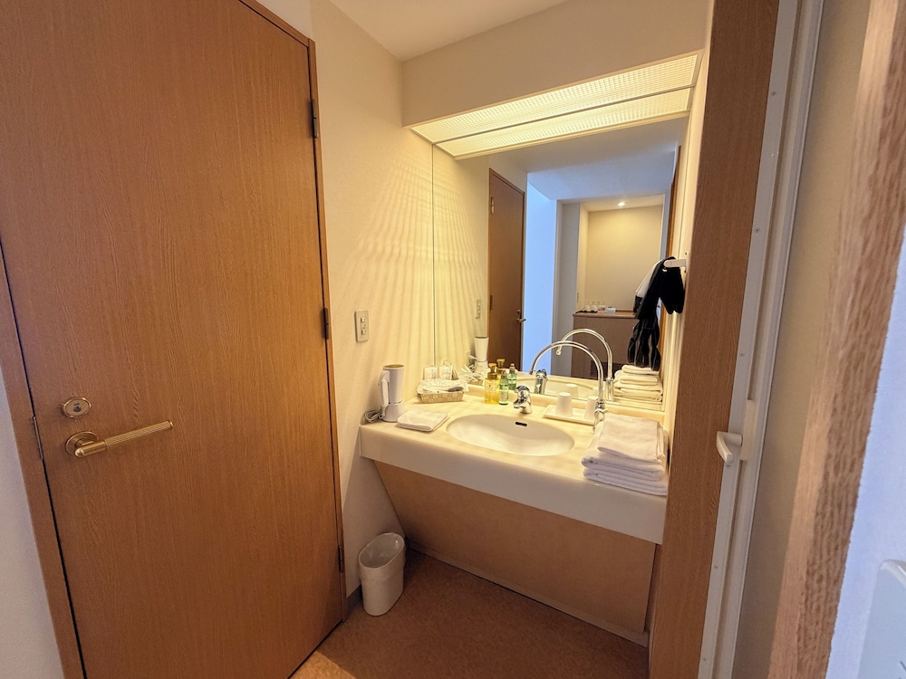 メゾネットトリプルルーム マウンテンビュー バスルーム4 | スパ & ホテルリゾート ふらのラテール