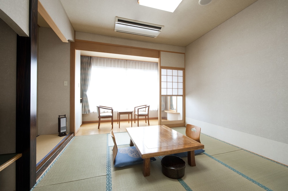 和室10畳 (田園側/禁煙) 客室3 | 観月苑