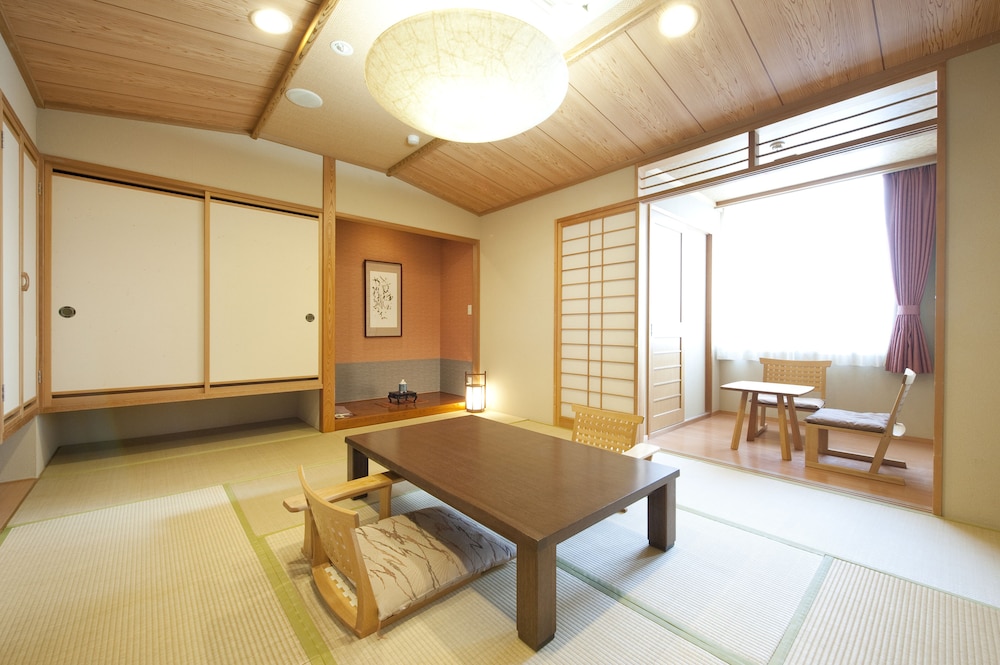 和室 スーペリアルーム 露天風呂付 禁煙 | 観月苑