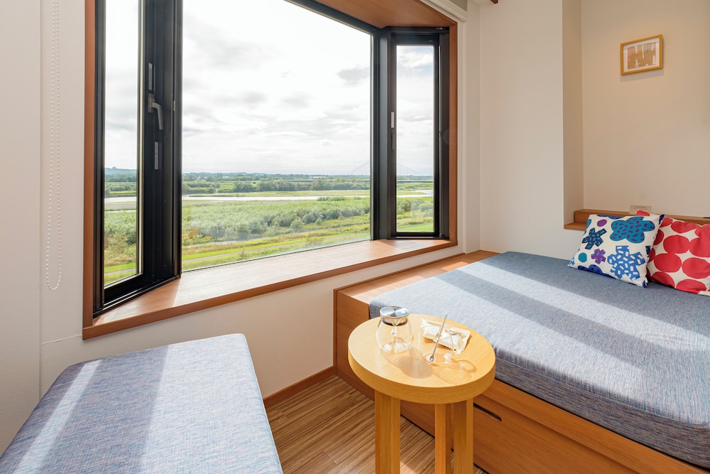 和洋室 折りたたみ式月観デイベッド付 リバービュー 禁煙 客室3 | 観月苑