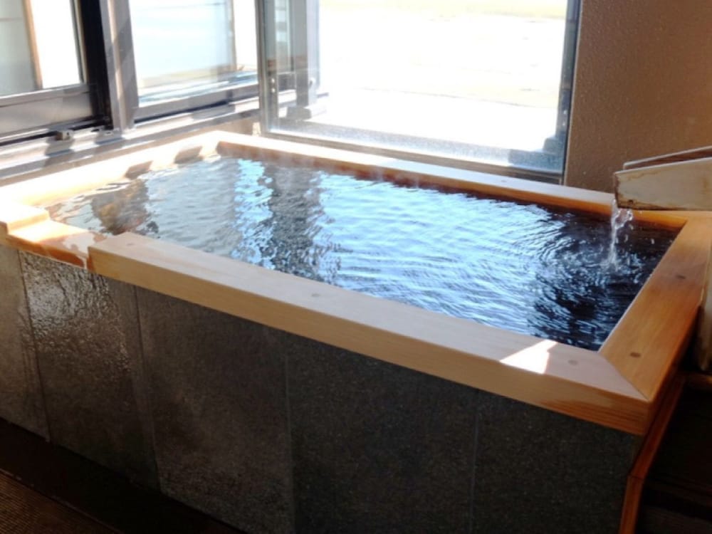 露天風呂付客室　和洋室（8畳＋ツイン） - 特別室　水月 | 観月苑