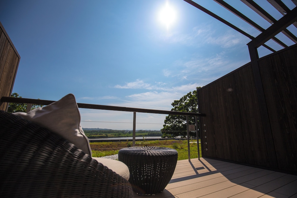 和室 2人部屋 月観テラス付 リバービュー 禁煙 客室1 | 観月苑