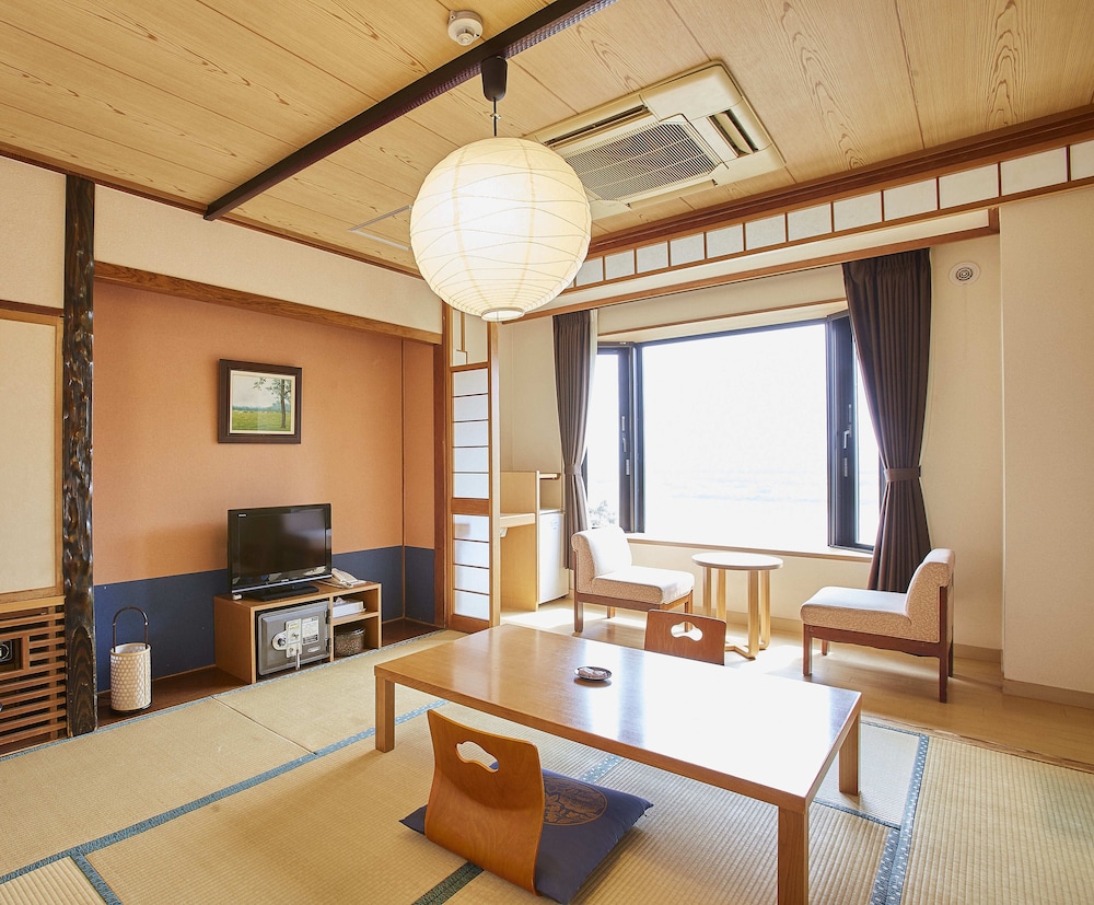 和室8畳 (田園側/禁煙) 客室1 | 観月苑