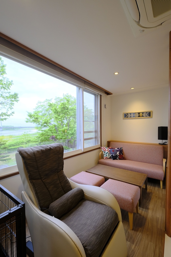 ワンちゃんルーム 和洋特別室 61m² (川側/禁煙) 客室3 | 観月苑