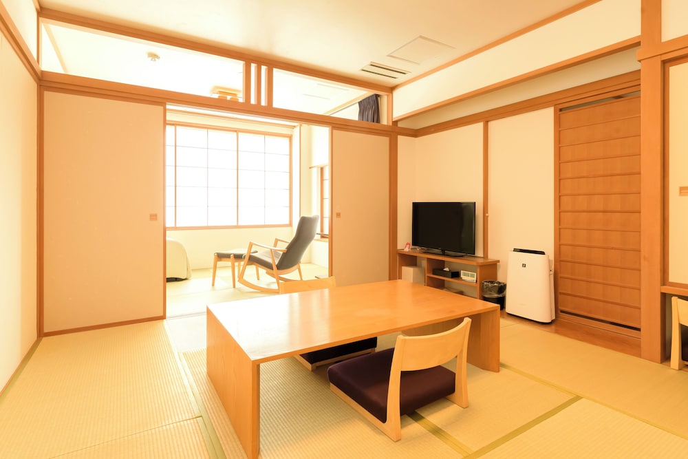 露天風呂付客室　和室2間（10畳＋6畳） - 特別室　風月 客室1 | 観月苑