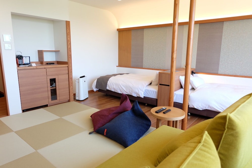 シンクロナイズド ツインルーム 和洋室 禁煙 客室2 | 観月苑