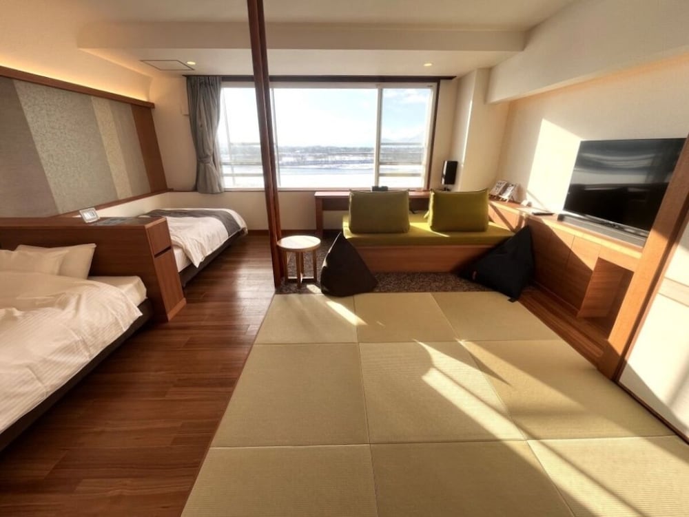 シンクロナイズド ツインルーム 和洋室 禁煙 | 観月苑