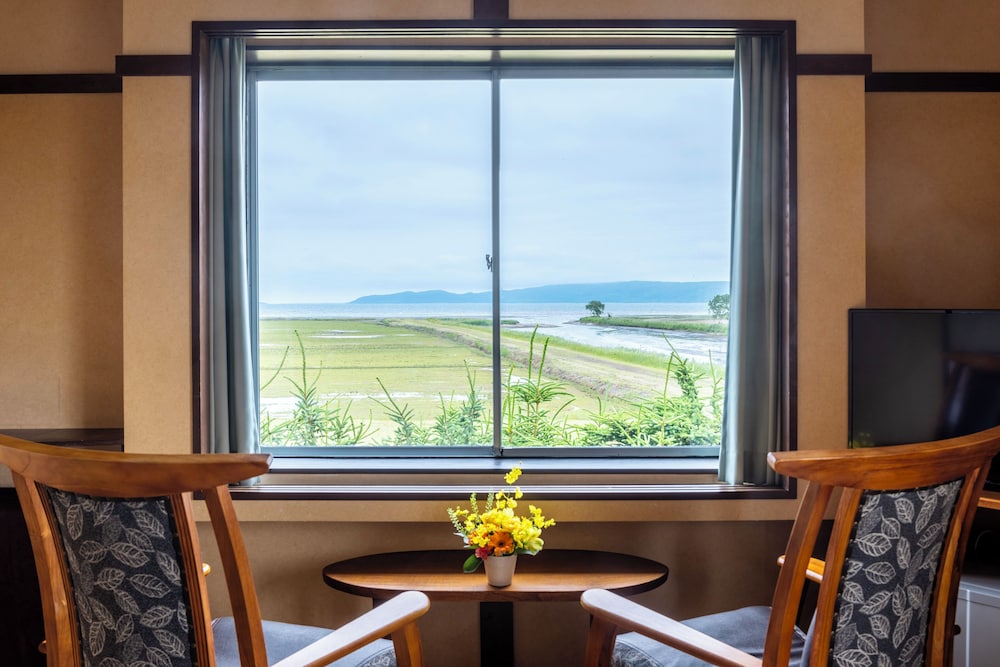 [湖の眺望] 和洋室スーペリアツイン (新客室) レイク ビュー0 | かがりや