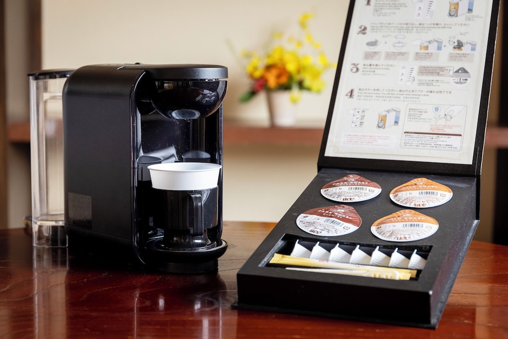 [湖の眺望] 角部屋デラックスツイン (御神渡) 客室1 | かがりや