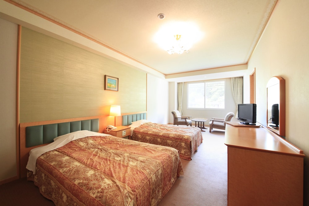 デラックス ツインルーム 禁煙 | 名湯の宿 パークホテル 雅亭