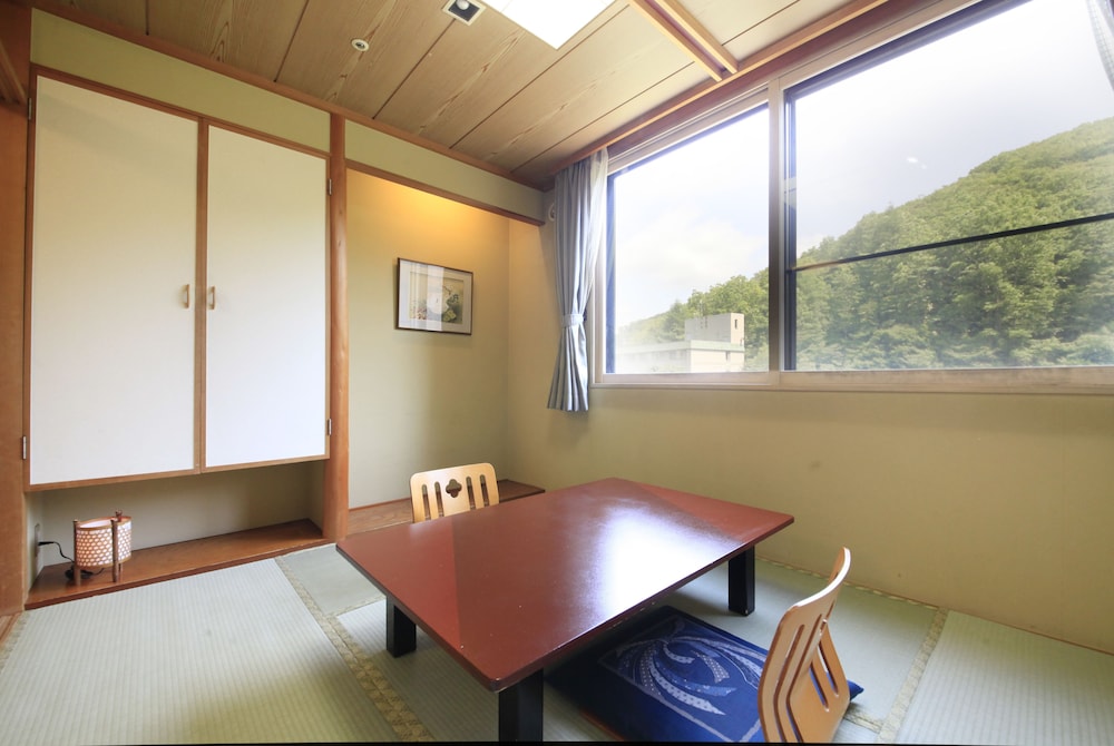 和室 客室1 | 名湯の宿 パークホテル 雅亭