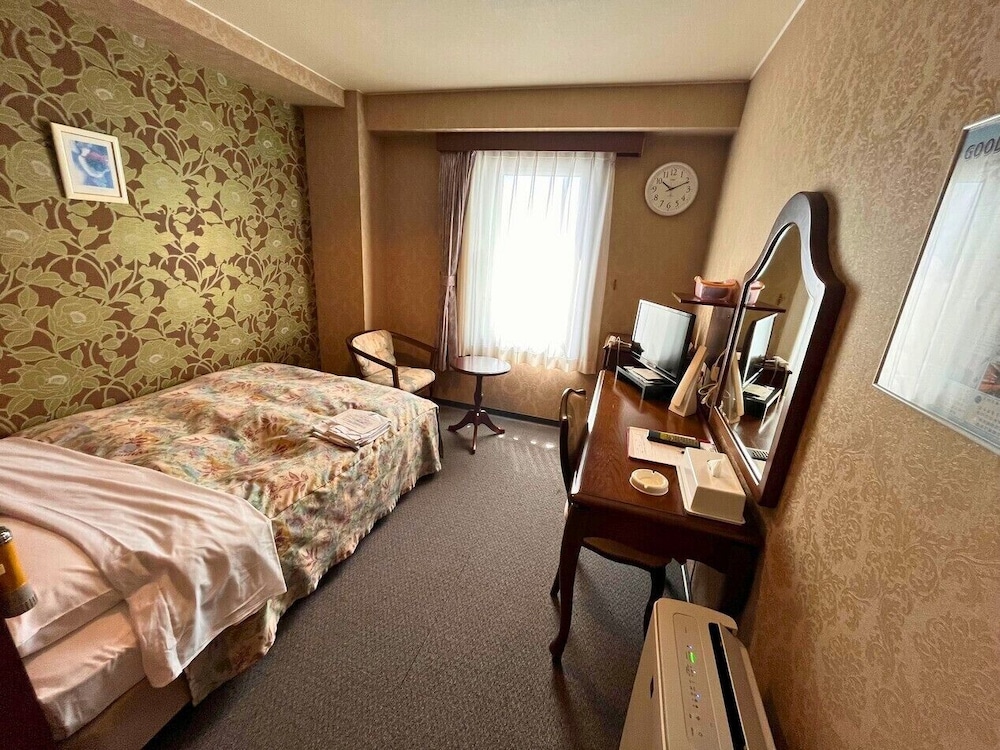 街側セミダブルルーム | シーサイドホテルかもめ