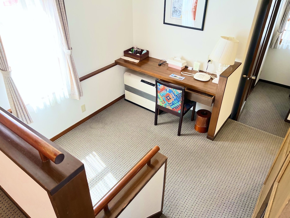 ロイヤル スイート リビング エリア2 | ホリデイビラ ホテル & リゾート軽井沢