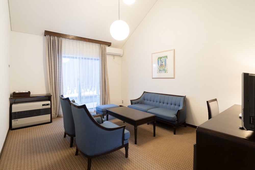 ファミリー スイート リビング エリア2 | ホリデイビラ ホテル & リゾート軽井沢