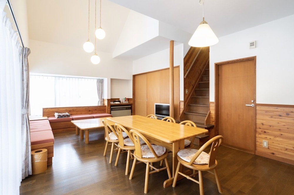 プライベートコテージ ヴィラタイプ リビング エリア3 | ホリデイビラ ホテル & リゾート軽井沢