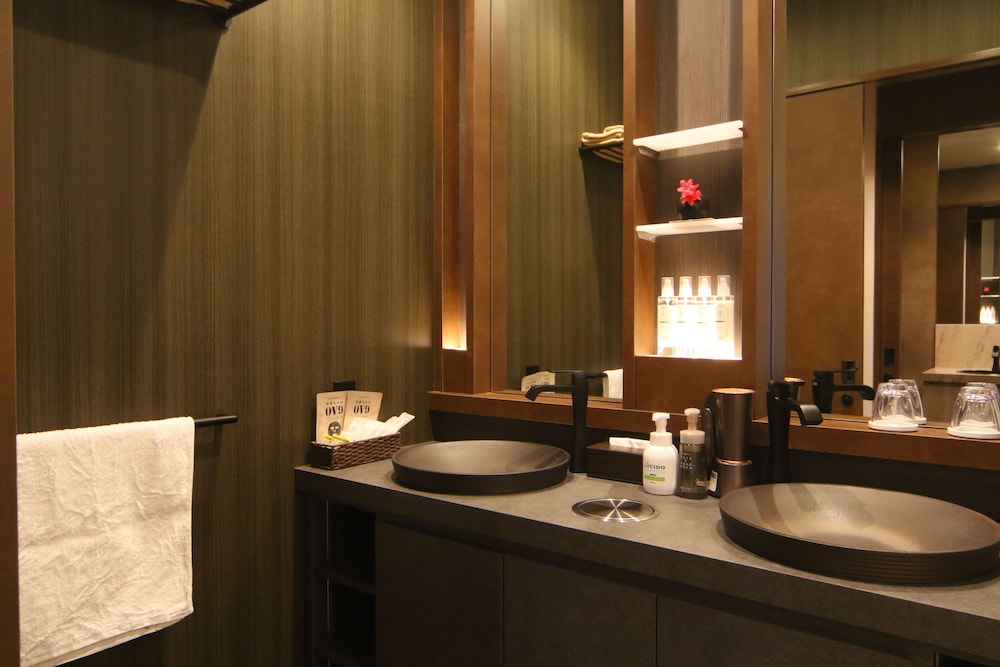 デラックス ルーム 禁煙 客室2 | 花鐘亭はなや