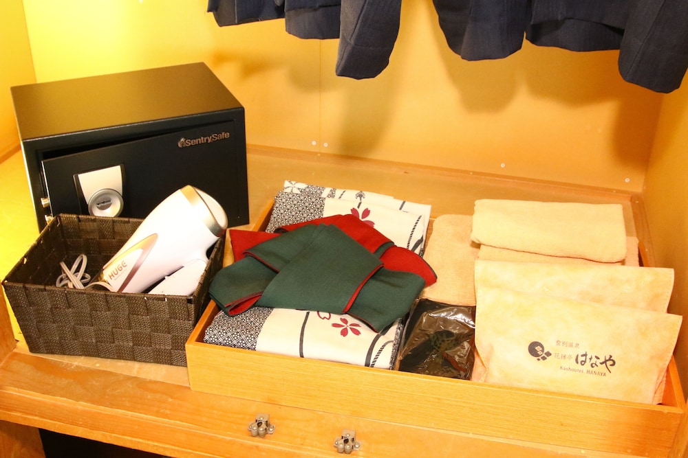 和室 8畳 13.9平米 禁煙 客室の設備とサービス0 | 花鐘亭はなや