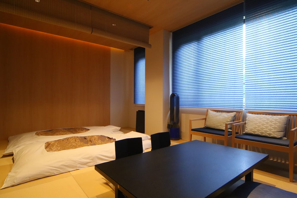 ファミリー ルーム 禁煙 マウンテンビュー 客室1 | 花鐘亭はなや