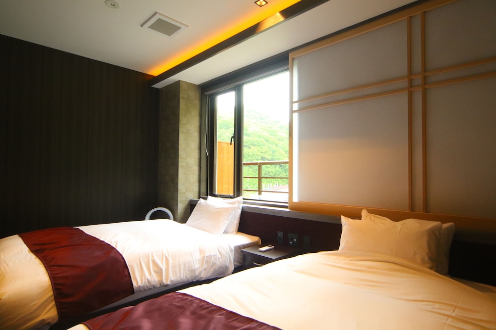 デラックス ルーム 禁煙 客室3 | 花鐘亭はなや