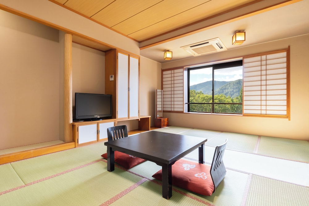 【禁煙】 本館 和室10畳 | 亀の井ホテル 田沢湖