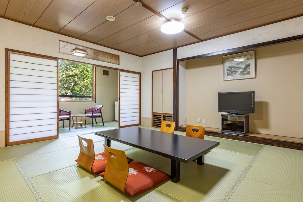 【禁煙】 西館 和室12.5畳 | 亀の井ホテル 田沢湖