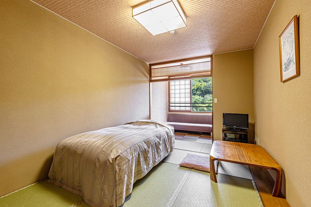 【禁煙】 東館 和ツイン 客室1 | 亀の井ホテル 田沢湖