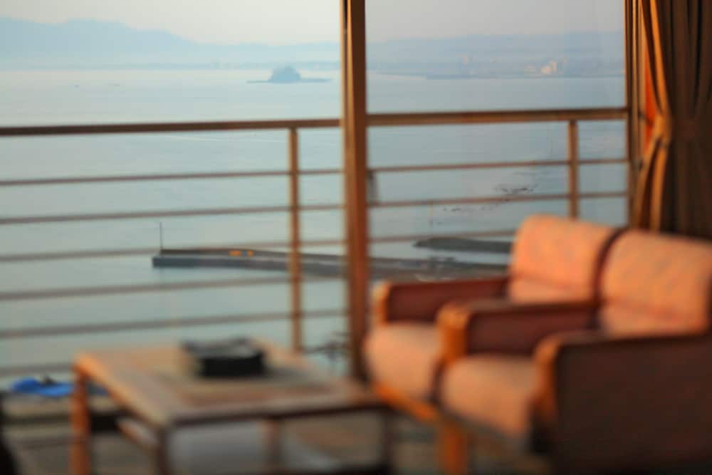 和室 部屋からの景観1 | 氷見温泉郷 魚巡りの宿 永芳閣