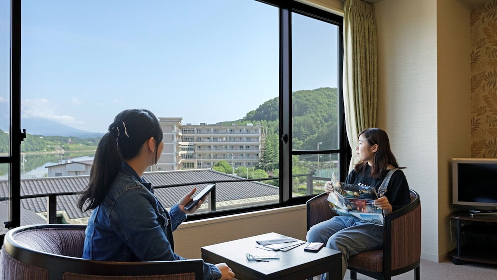 ベーシック ツインルーム 禁煙 レイクビュー 部屋からの景観0 | ホテル紫苑