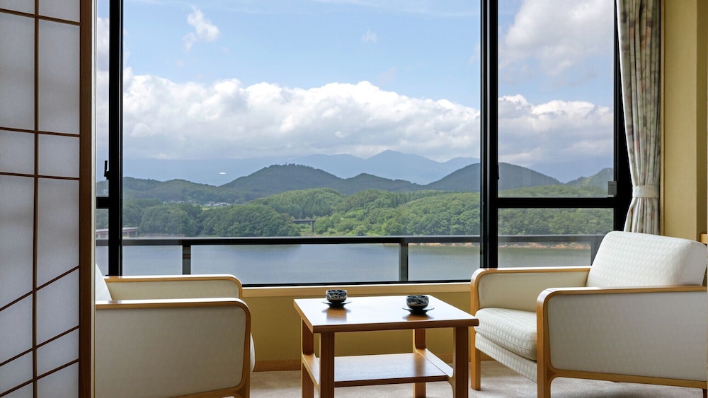 スーペリア ルーム 禁煙 レイクビュー 部屋からの景観0 | ホテル紫苑