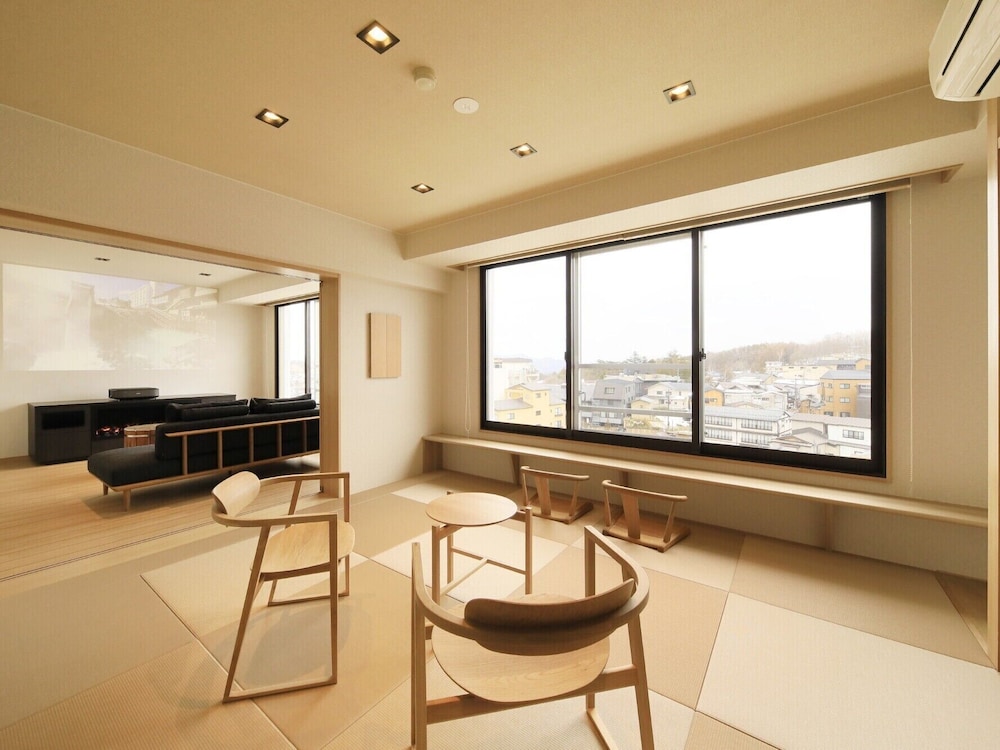 湯畑側エグゼクティブルーム 禁煙 浴室シャワーのみ 客室3 | ホテル一井