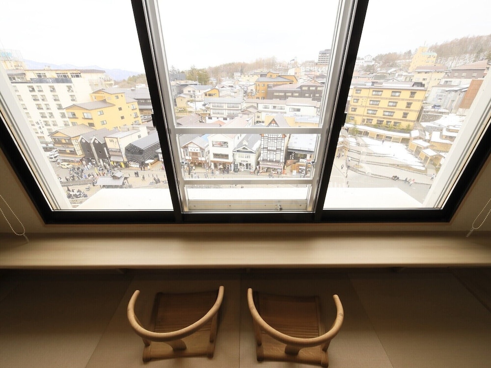 湯畑側エグゼクティブルーム 禁煙 浴室シャワーのみ 部屋からの景観2 | ホテル一井