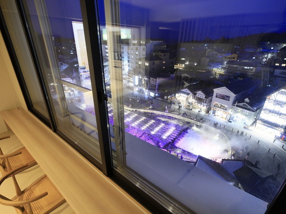 湯畑側エグゼクティブルーム 禁煙 浴室シャワーのみ 部屋からの景観0 | ホテル一井