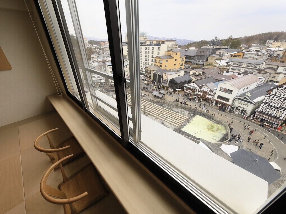 湯畑側エグゼクティブルーム 禁煙 浴室シャワーのみ 部屋からの景観1 | ホテル一井