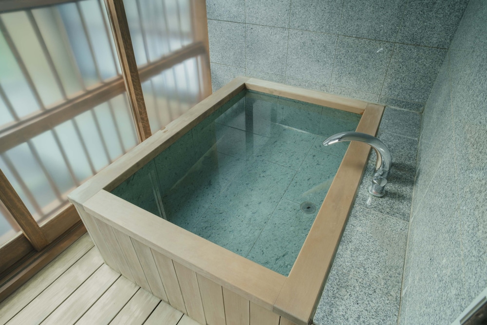 青水沫 露天風呂付 バスルーム0 | おちあいろう