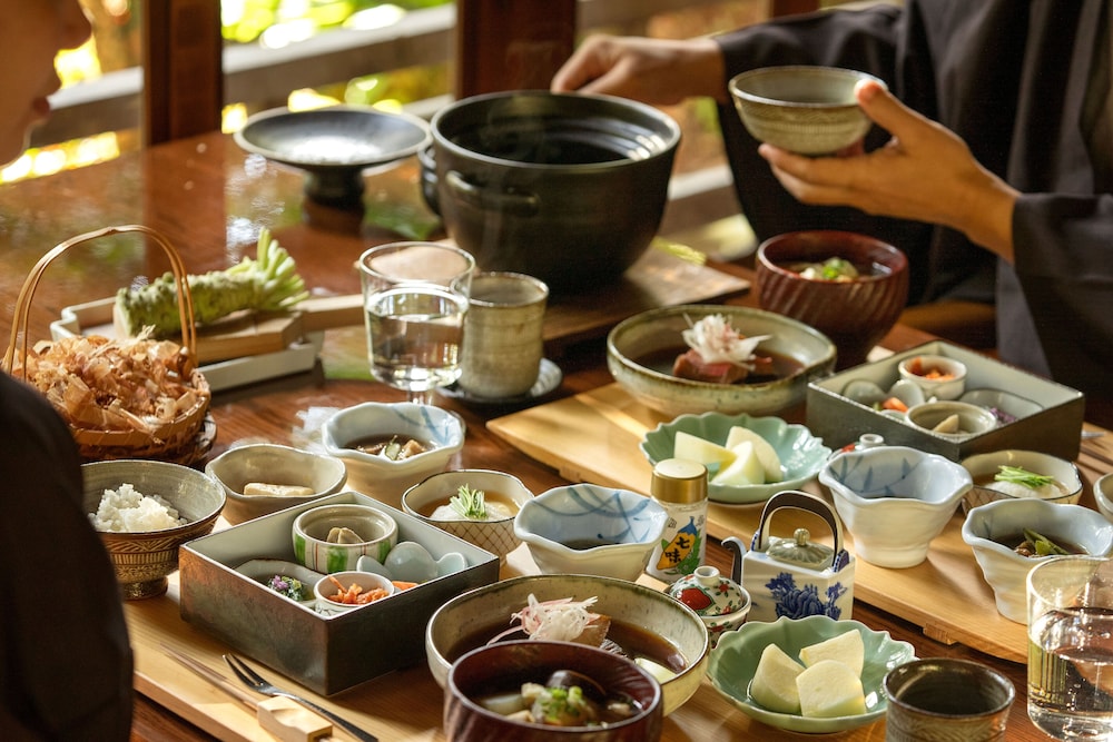 石楠花 露天風呂付(一棟貸) 客室内のダイニングエリア0 | おちあいろう