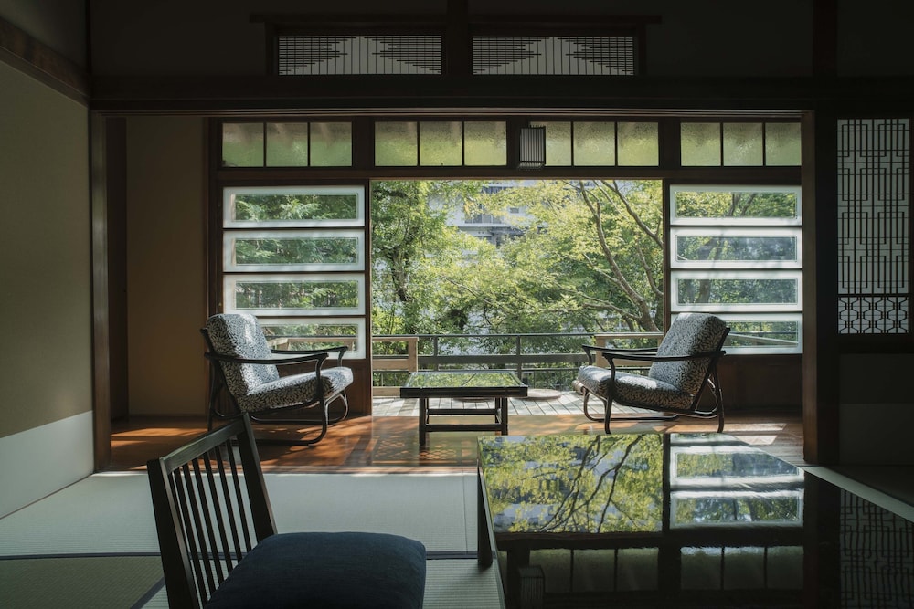 茜 客室1 | おちあいろう