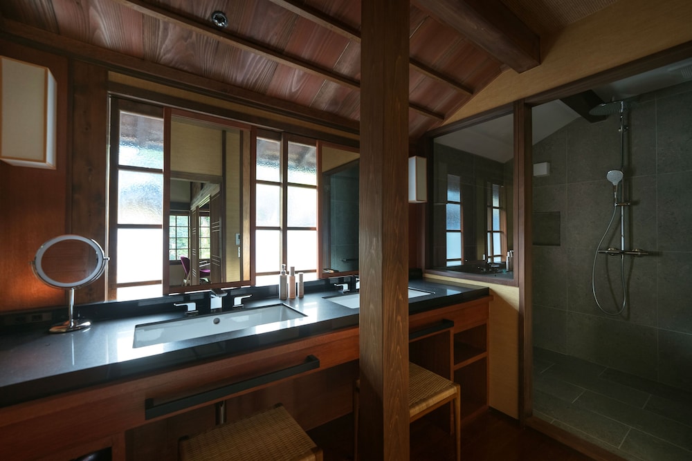 石楠花 露天風呂付(一棟貸) バスルーム6 | おちあいろう